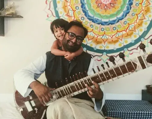 Tue: Sitar & Vocal Duet