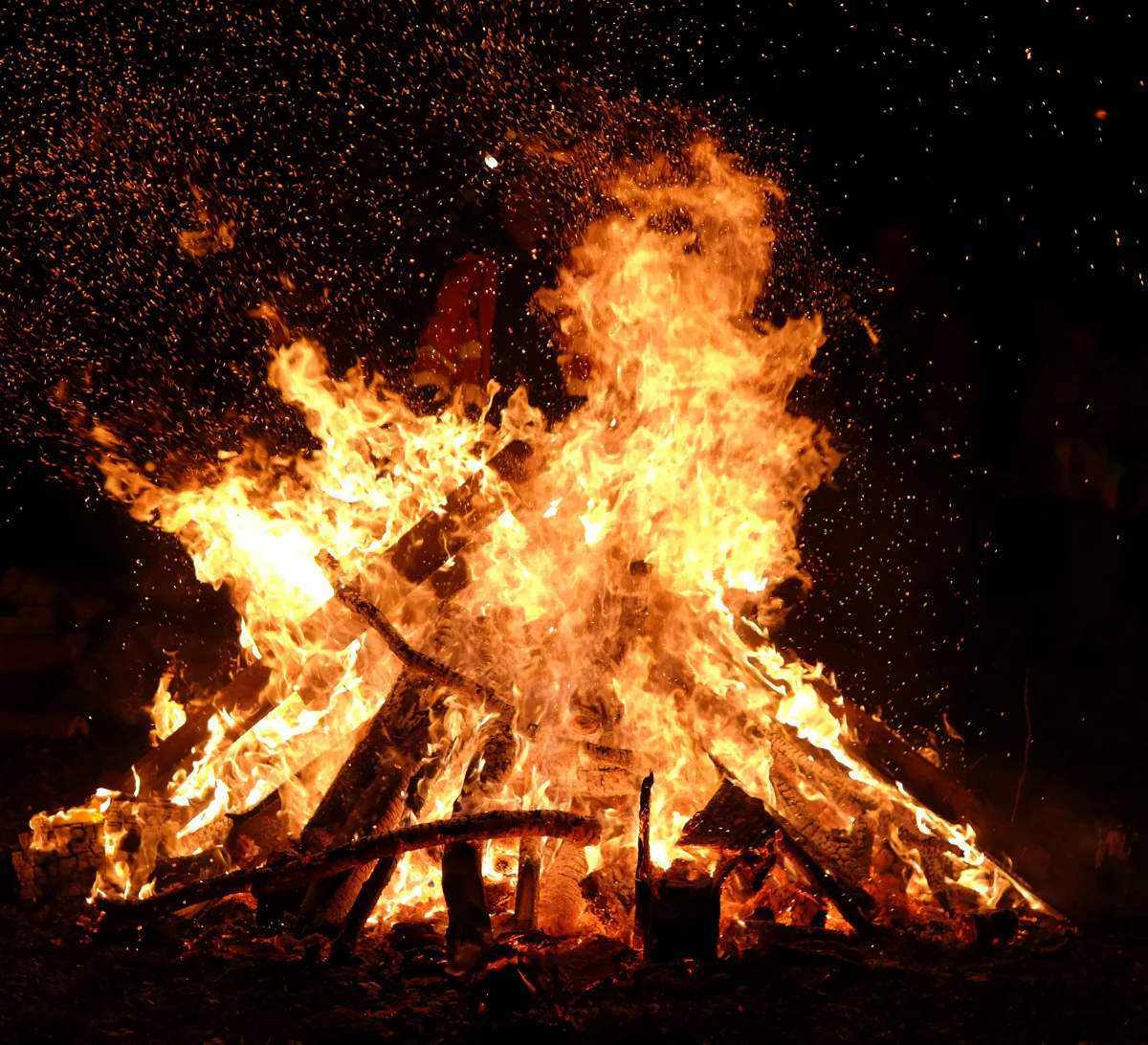 Bonfire & Late Night Vibes