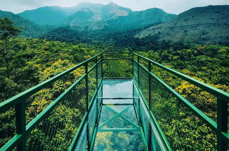 900 Kandi Glass Bridge