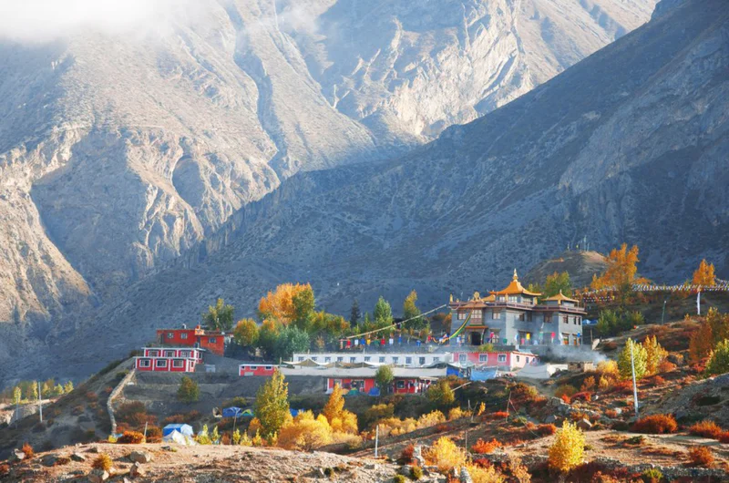 landscapes of Mustang