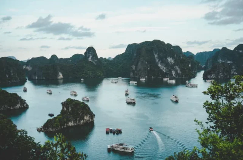 Trang An Boat Ride & Mua Cave