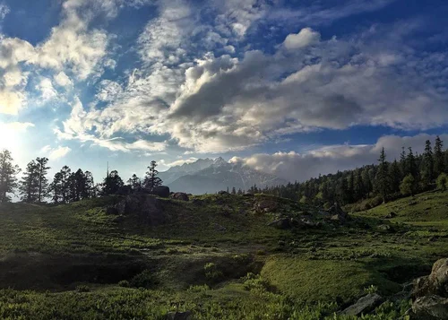 The Challenging Pangarchulla Trek