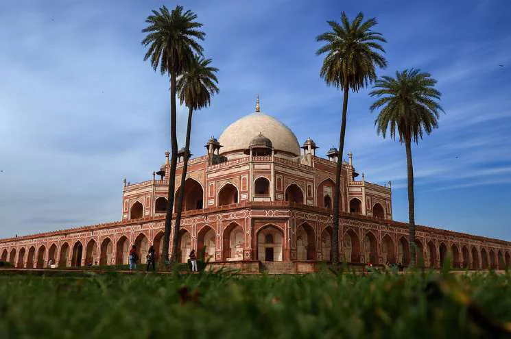 Depart to Delhi