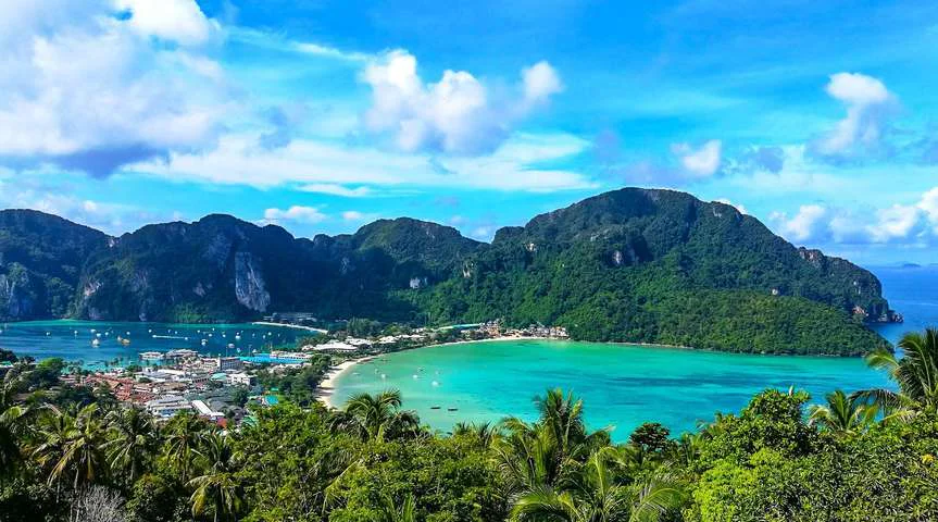 Festive Thailand Vibes Xmas & New Year Package